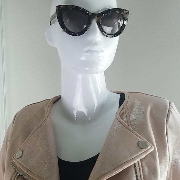 kate spade Accessories - 🎊HP🎉Kate Spade Studded Sunglasses A